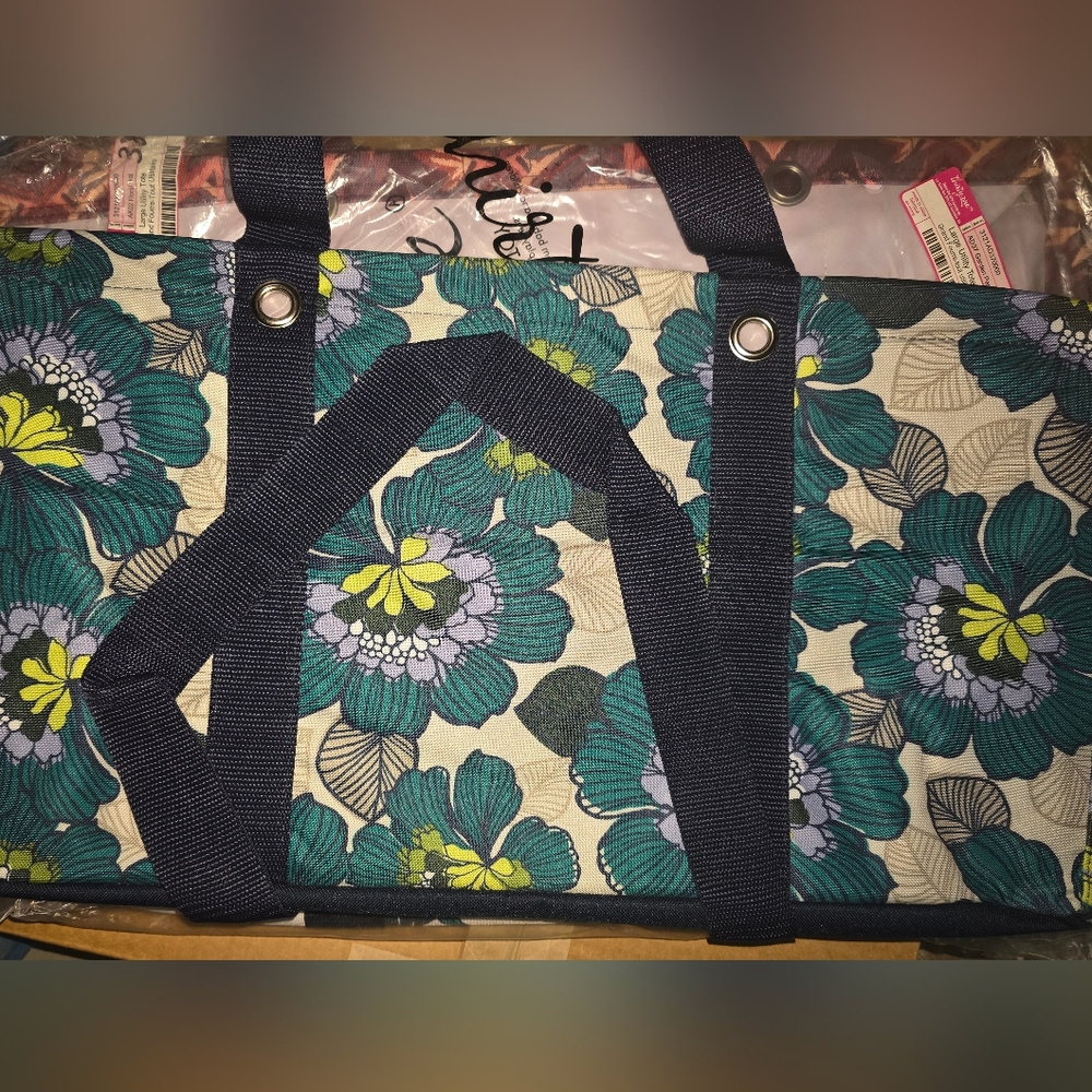 Thirty-One large utility Tote in Garden Party